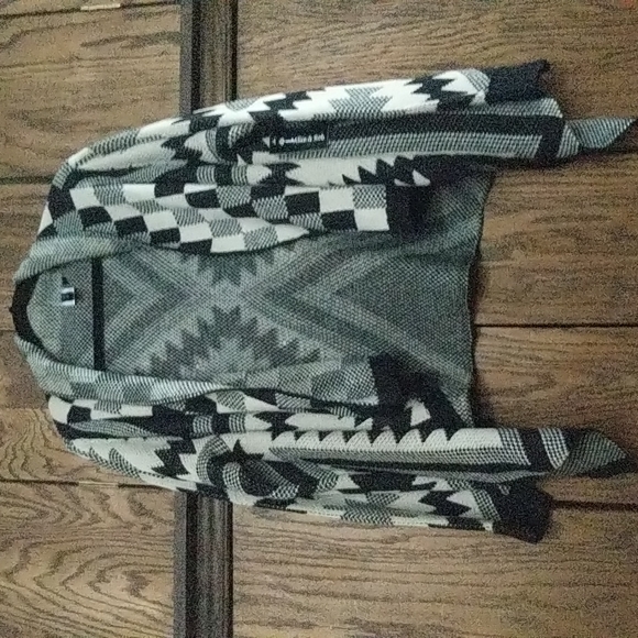 Aztec Open Cardigan Sweater - Picture 5 of 11